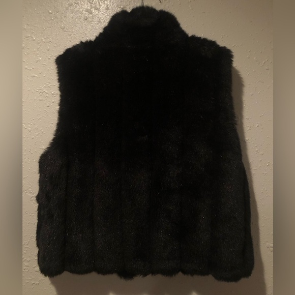 Reversible faux fur vest with pockets - Picture 2 of 4